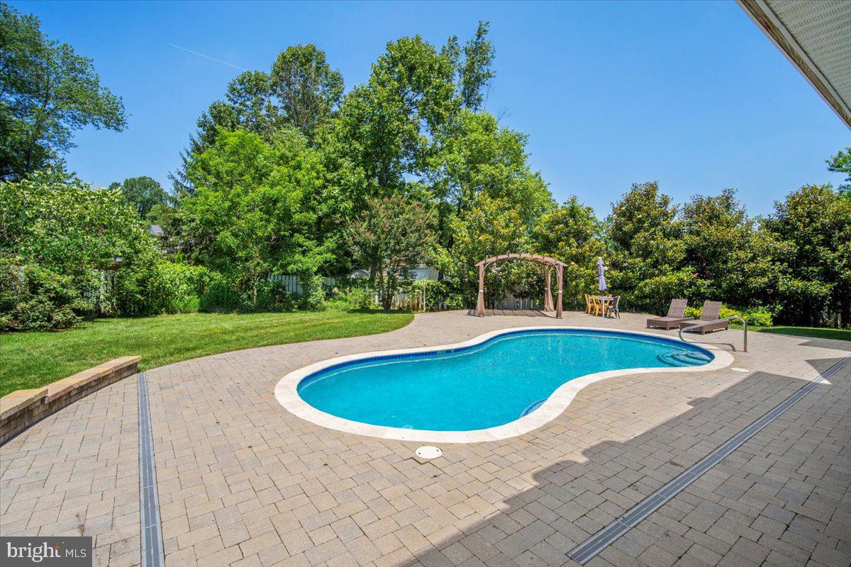 FAIR OAKS - Residential