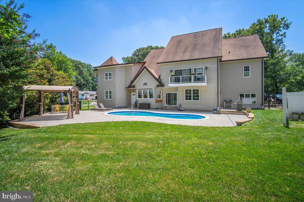 FAIR OAKS - Residential