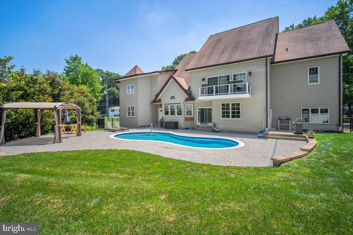 FAIR OAKS - Residential