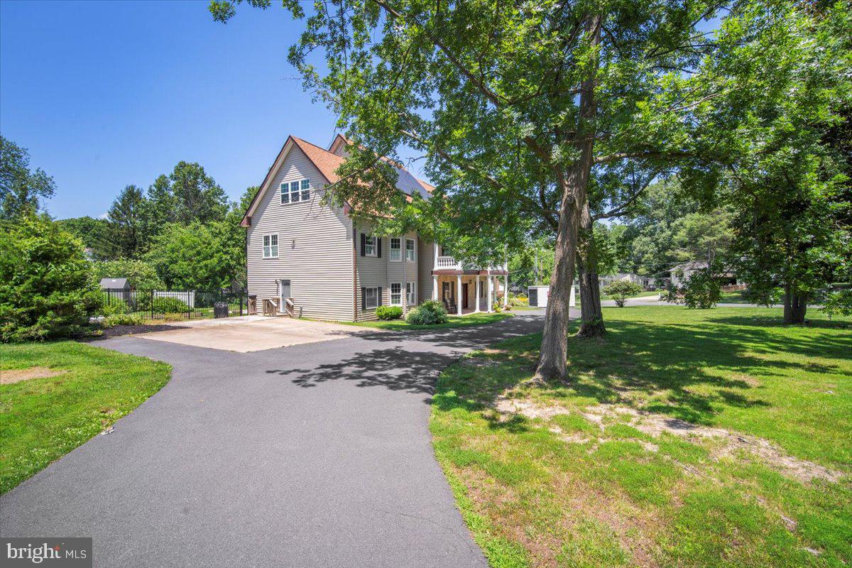 FAIR OAKS - Residential