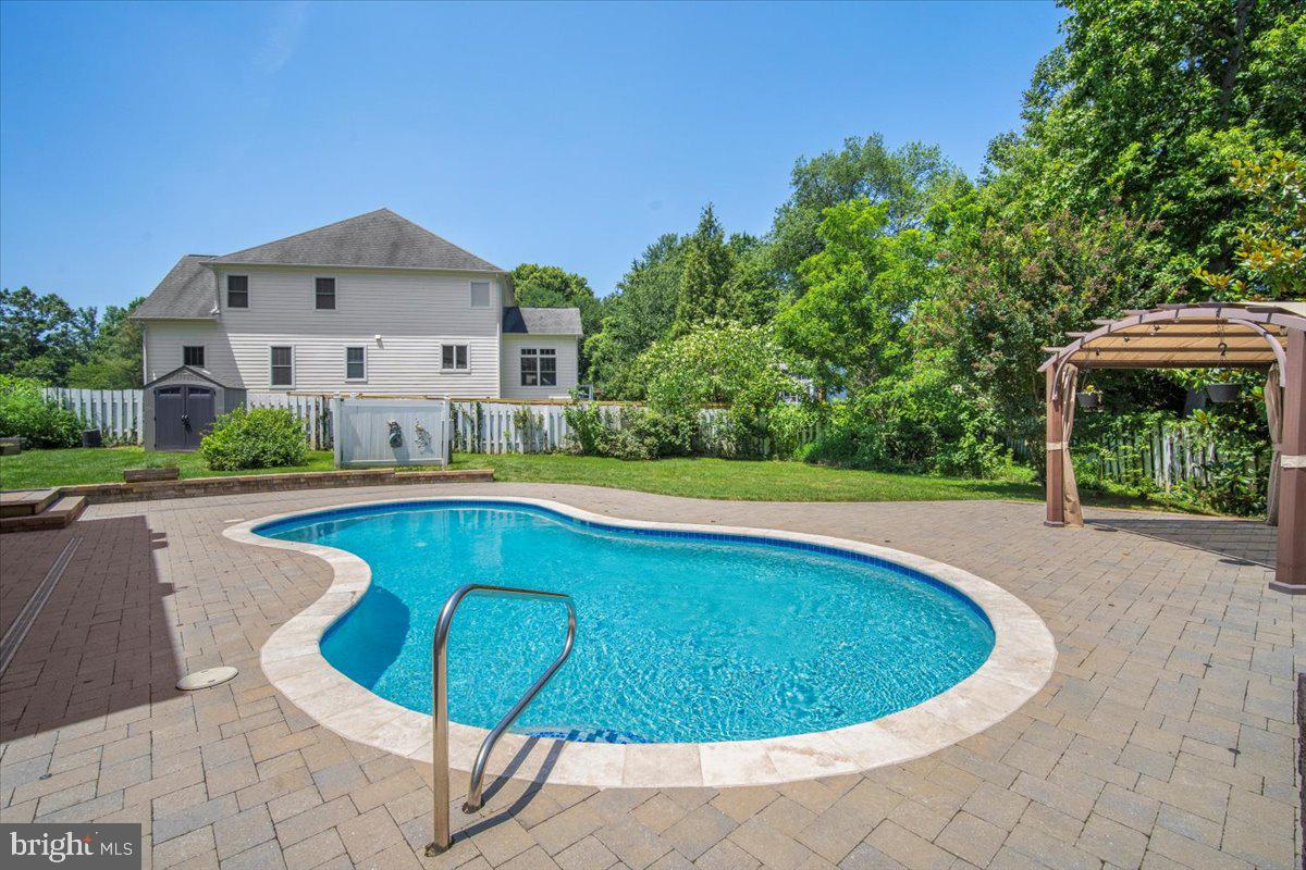 FAIR OAKS - Residential