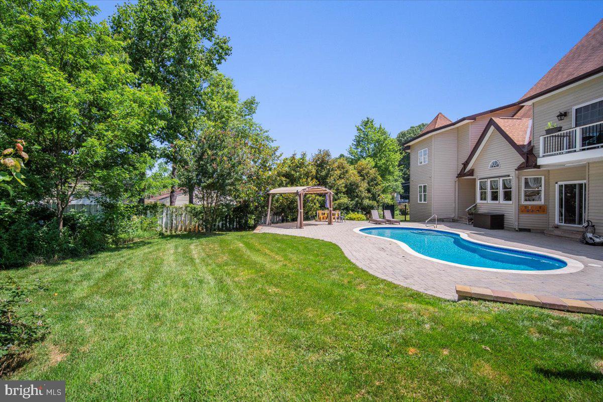 FAIR OAKS - Residential