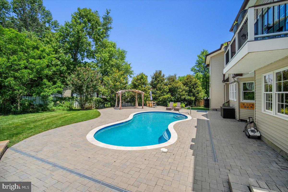 FAIR OAKS - Residential