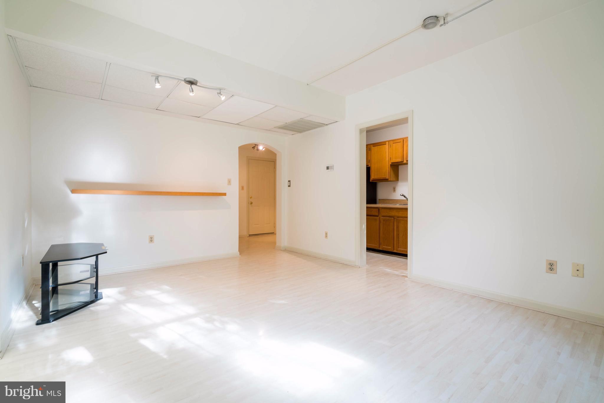 COLONIAL VILLAGE - Residential Lease