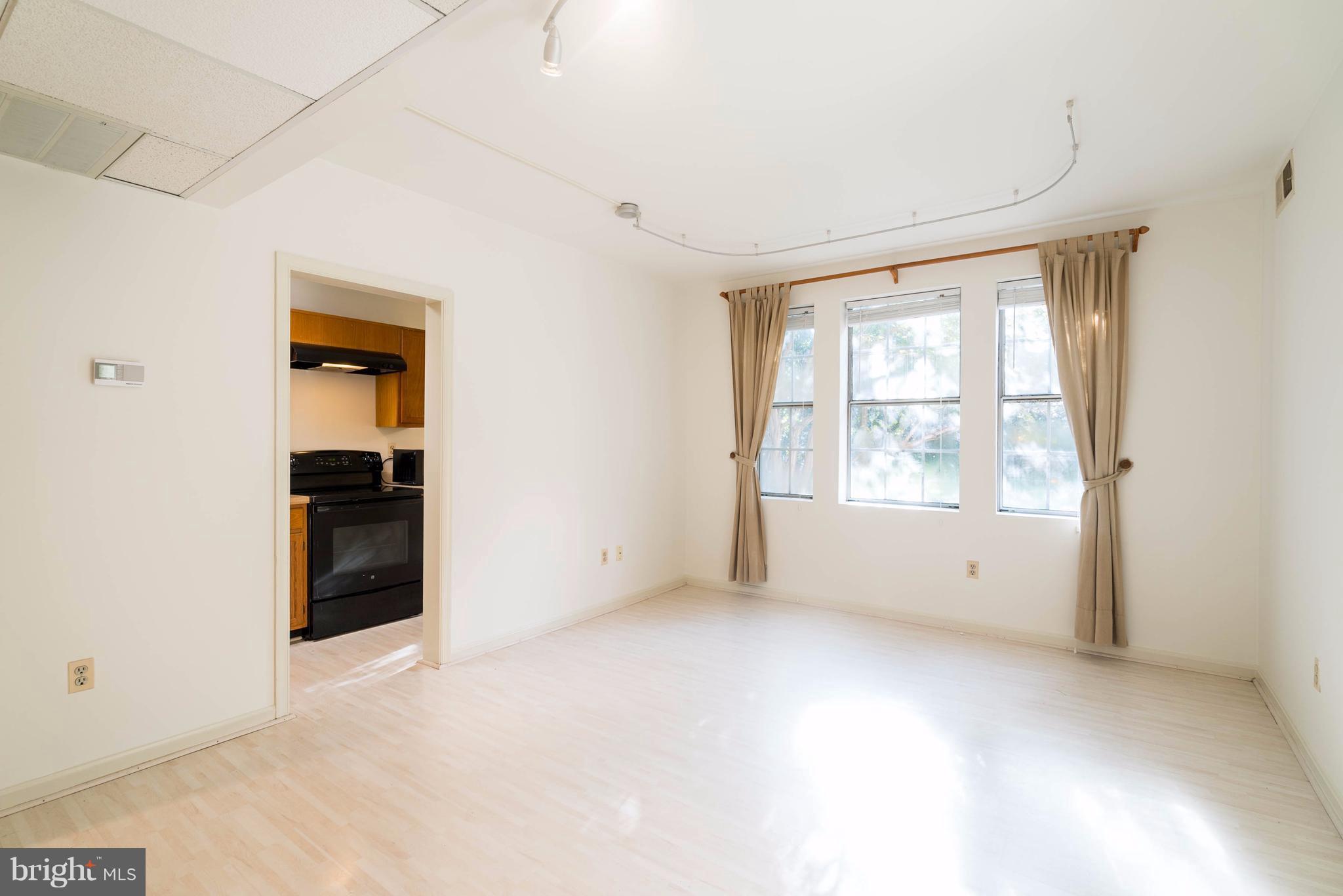 COLONIAL VILLAGE - Residential Lease