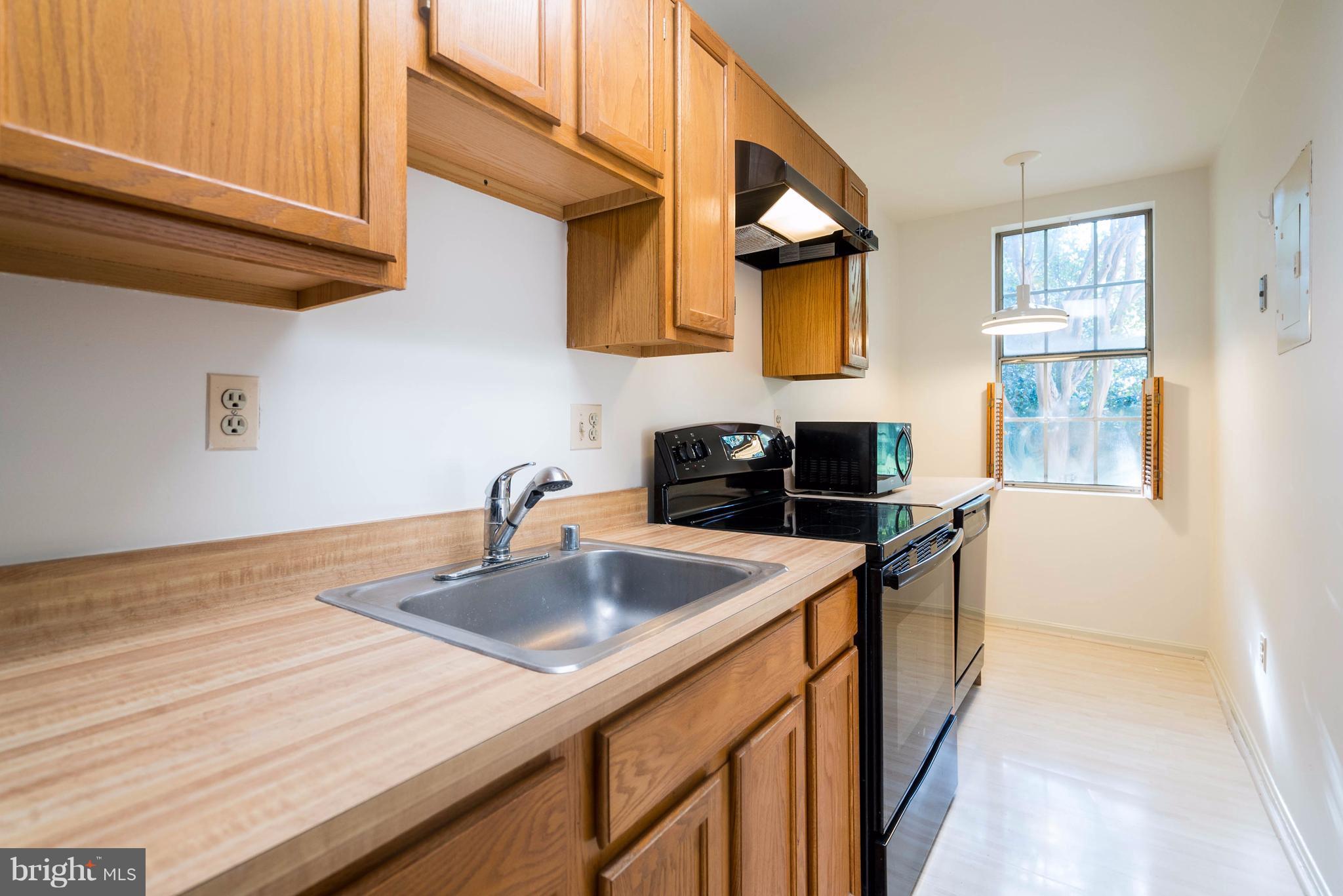 COLONIAL VILLAGE - Residential Lease