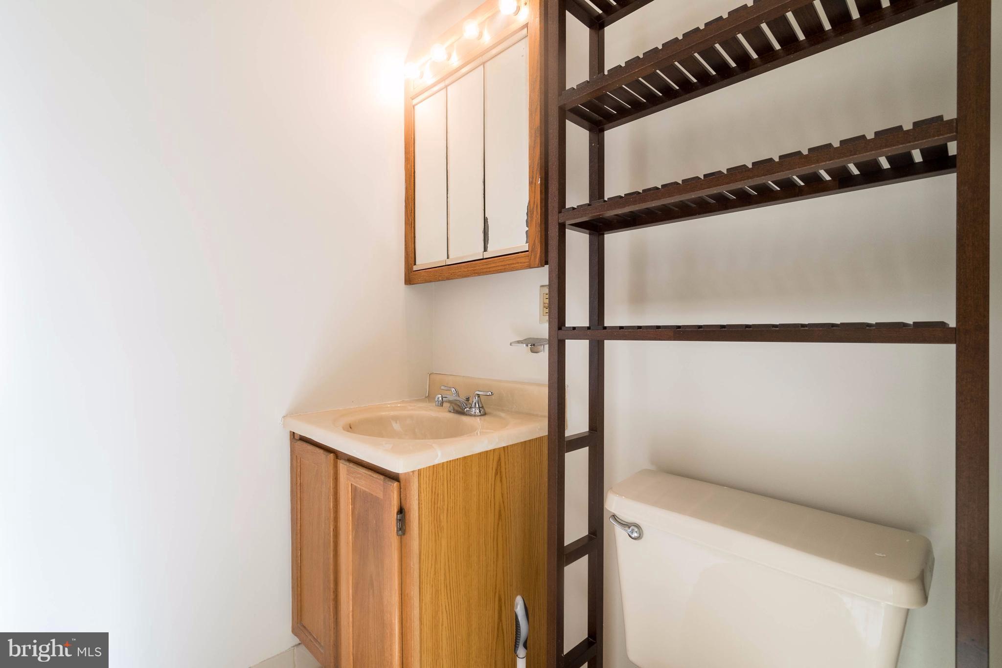 COLONIAL VILLAGE - Residential Lease