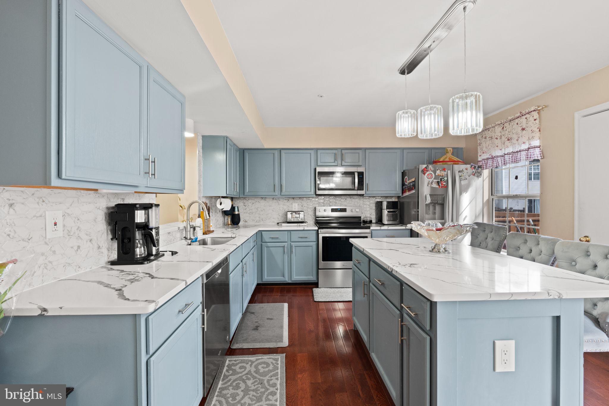 VILLAGE OF HICKORY RIDGE - Residential