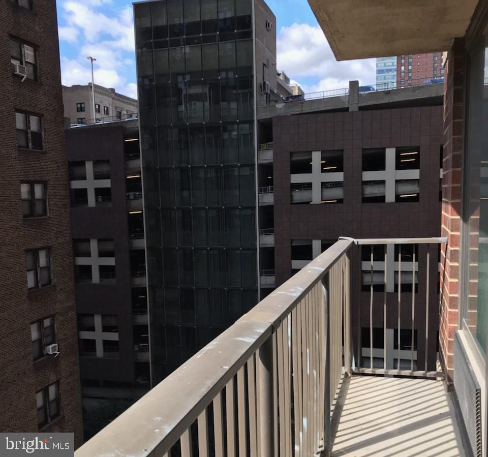 AVENUE OF THE ARTS - Residential