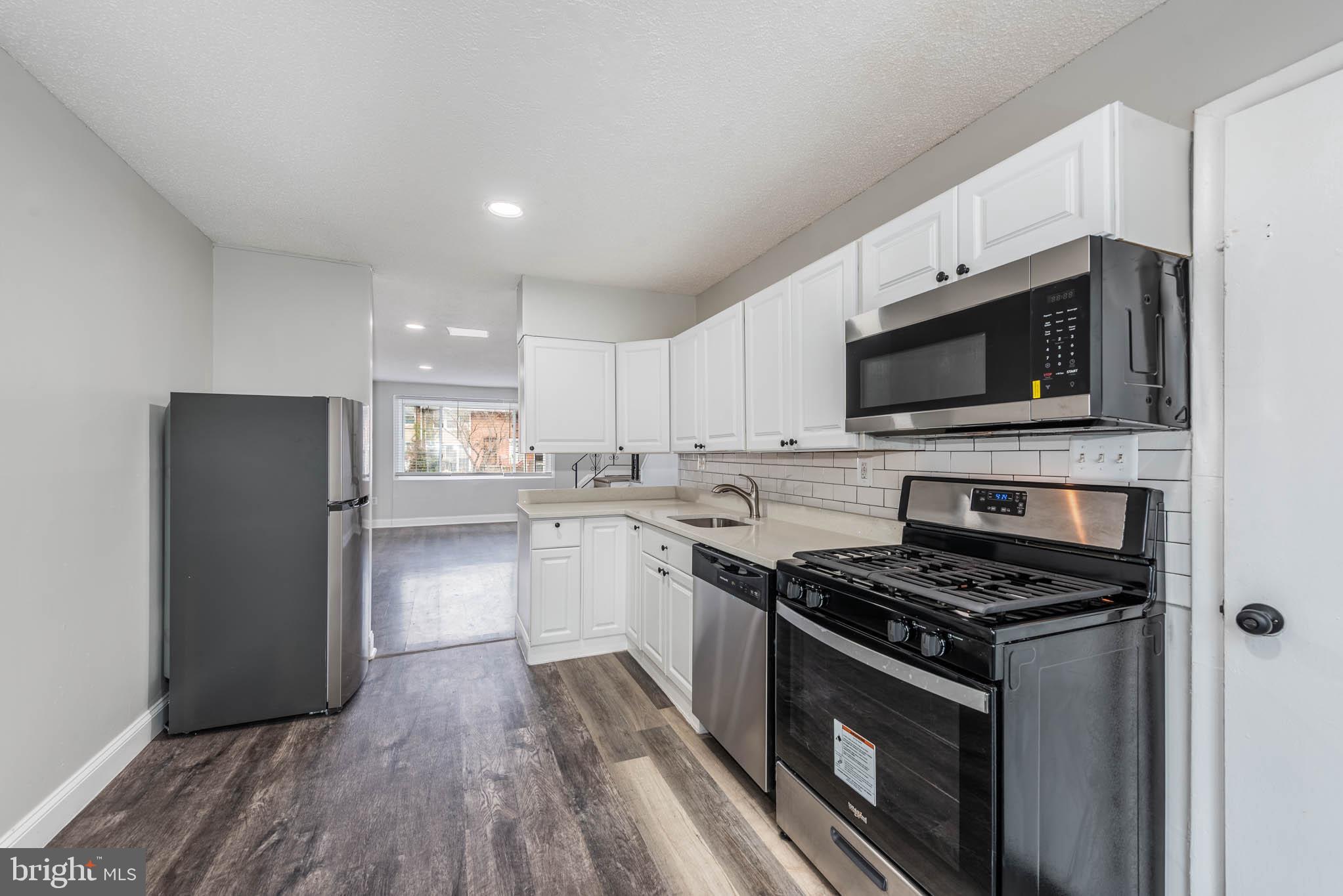 FRANKFORD - Residential Lease