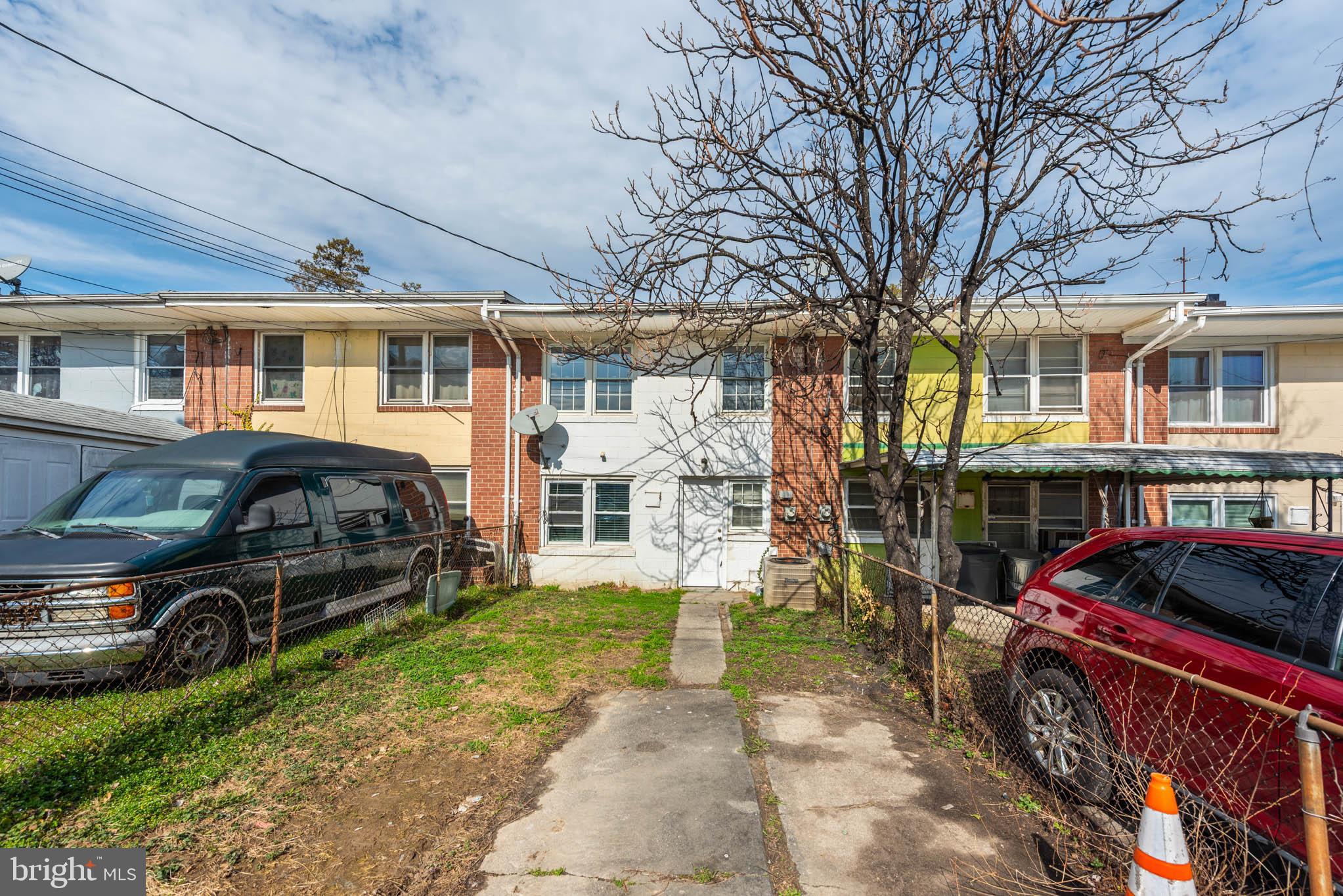 FRANKFORD - Residential Lease