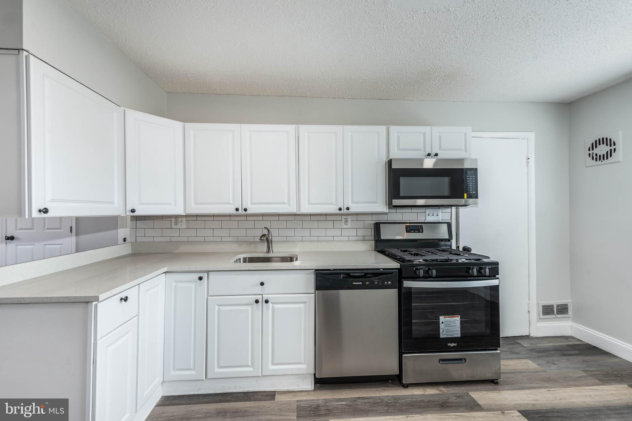 FRANKFORD - Residential Lease