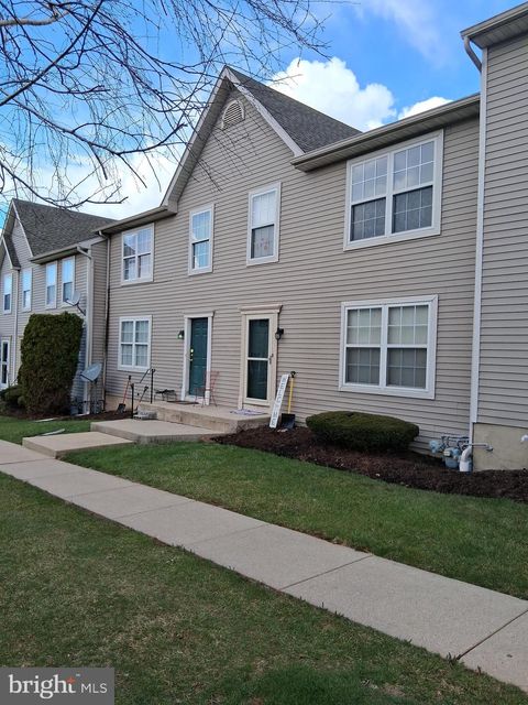 Townhouse For Sale - 17 Cranberry Rdg<br/> READING, PA 19606