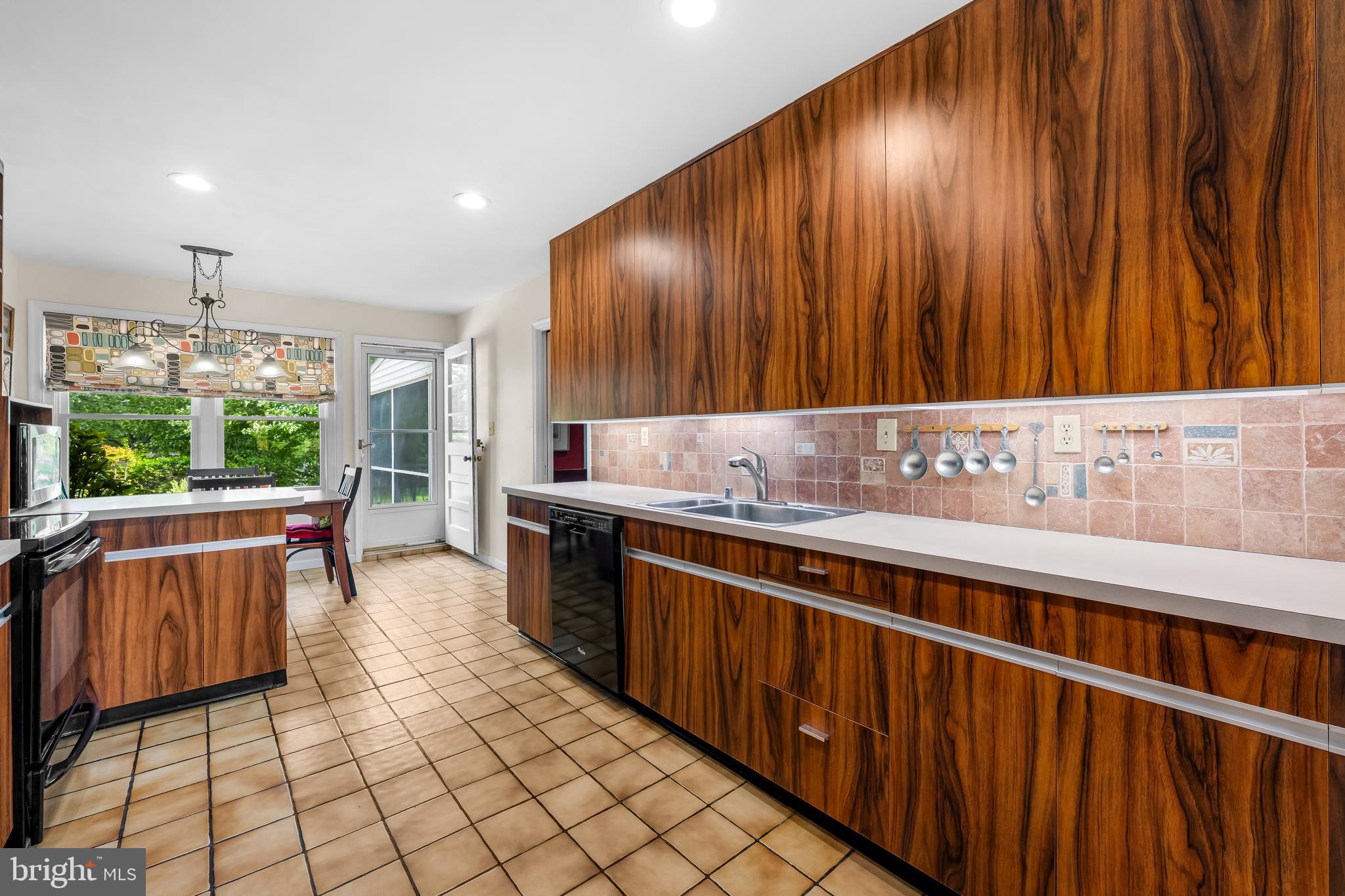 DUMBARTON HEIGHTS - Residential