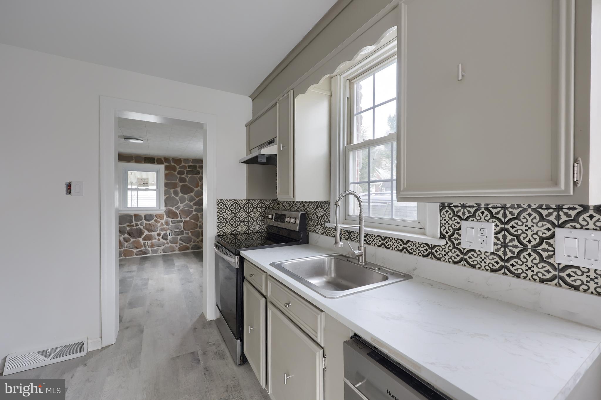 MANOR RIDGE - Residential