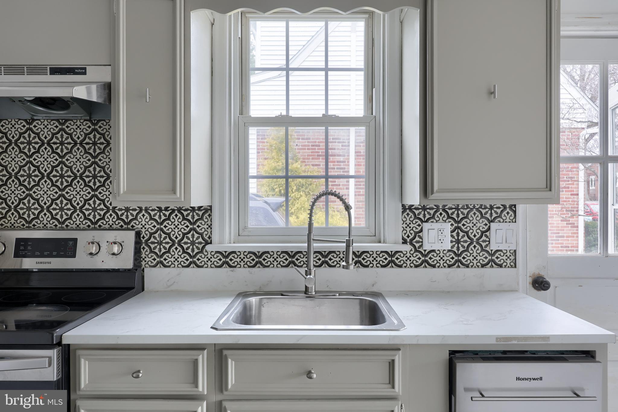 MANOR RIDGE - Residential