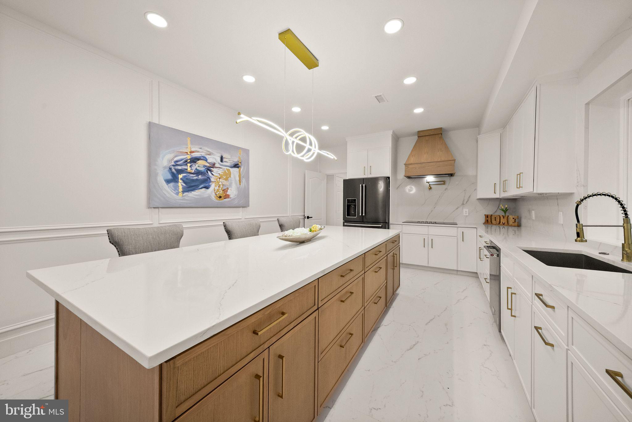2713 SILKWOOD COURT
