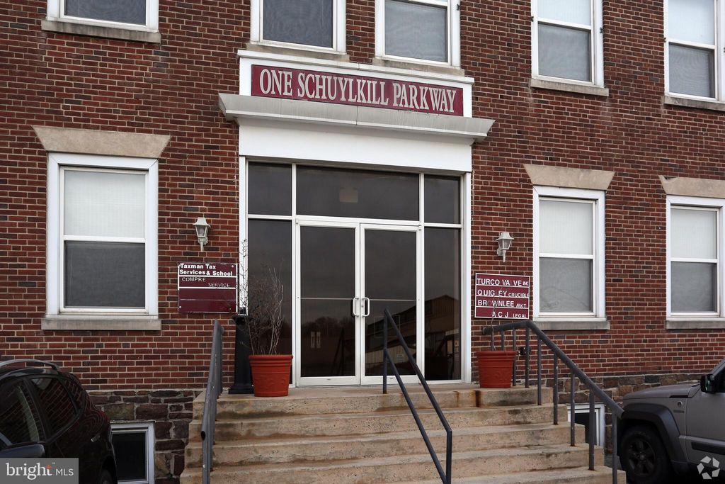 Photo of 424 W Fourth Street, BRIDGEPORT, PA 19405 (MLS # PAMC2120984)