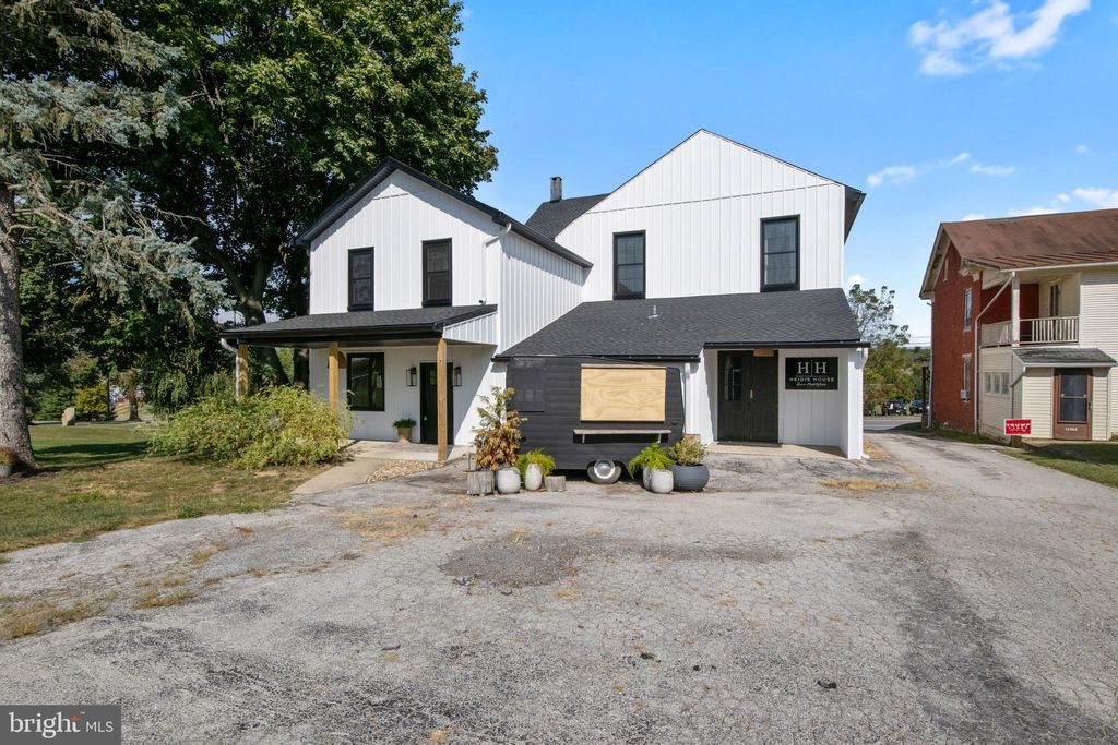 Photo of 12344 Susquehanna Trail S, GLEN ROCK, PA 17327 (MLS # PAYK2074038)