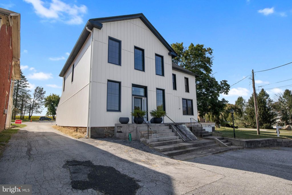 Photo of 12344 Susquehanna Trail S, GLEN ROCK, PA 17327 (MLS # PAYK2074038)