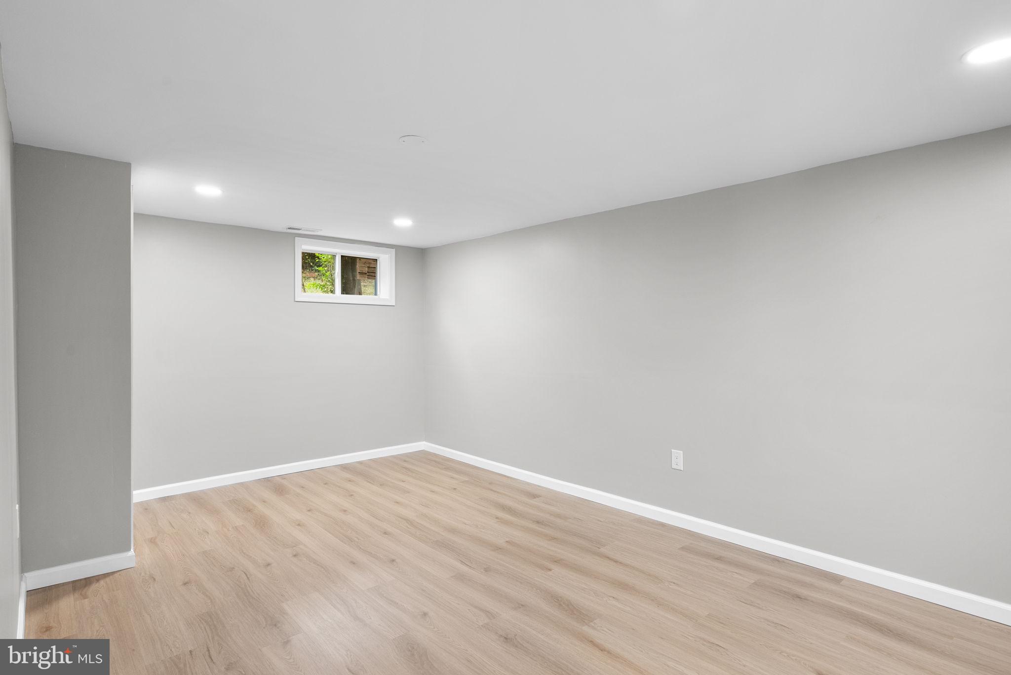 MICHIGAN PARK - Residential