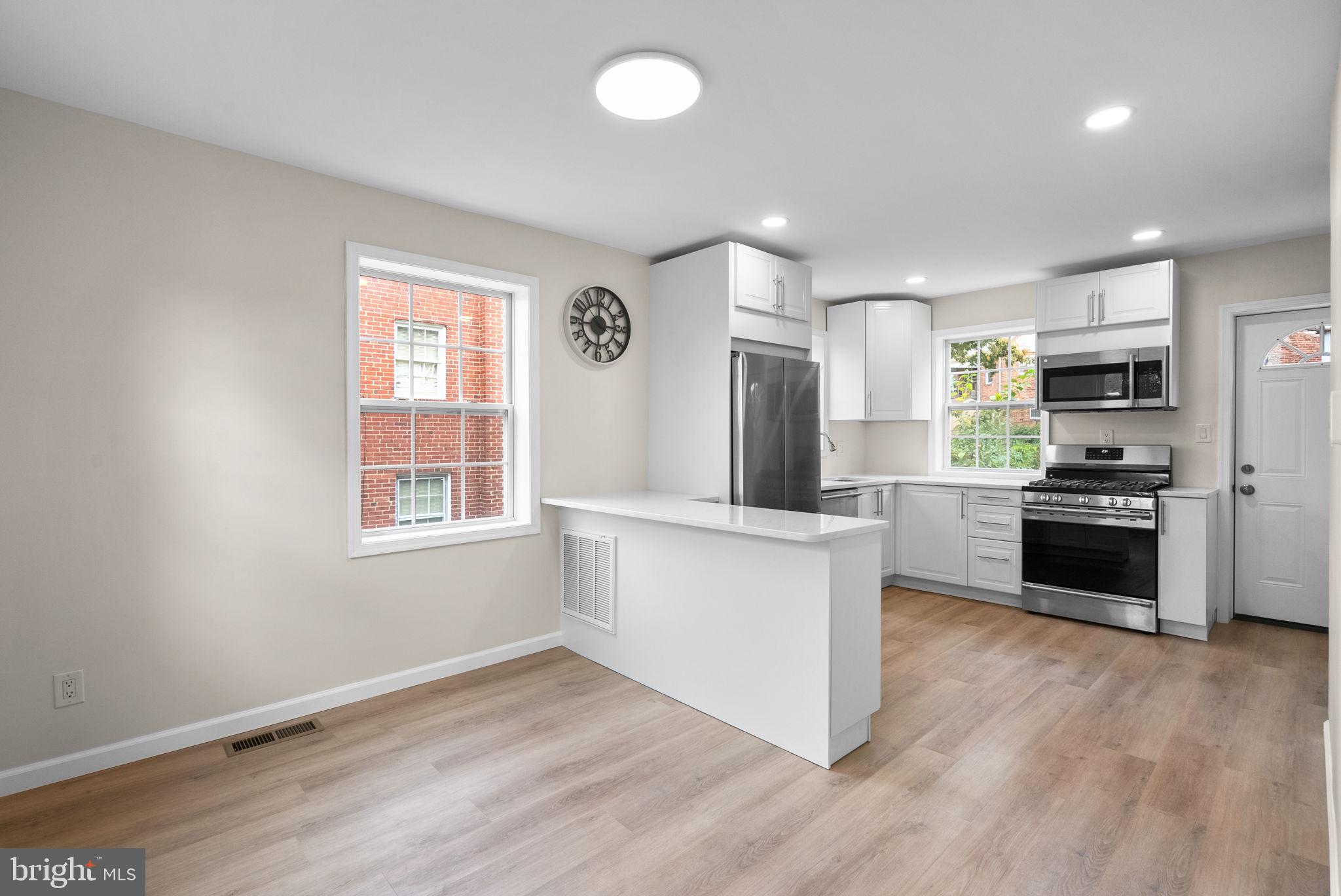 MICHIGAN PARK - Residential