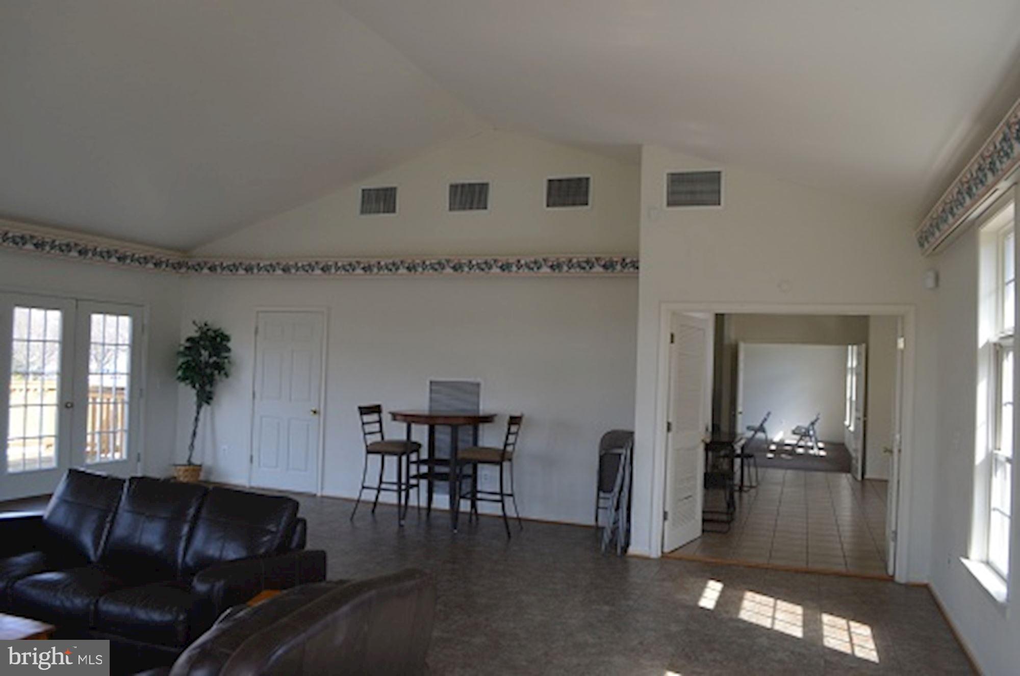 GREAT FALLS CHASE - Residential Lease