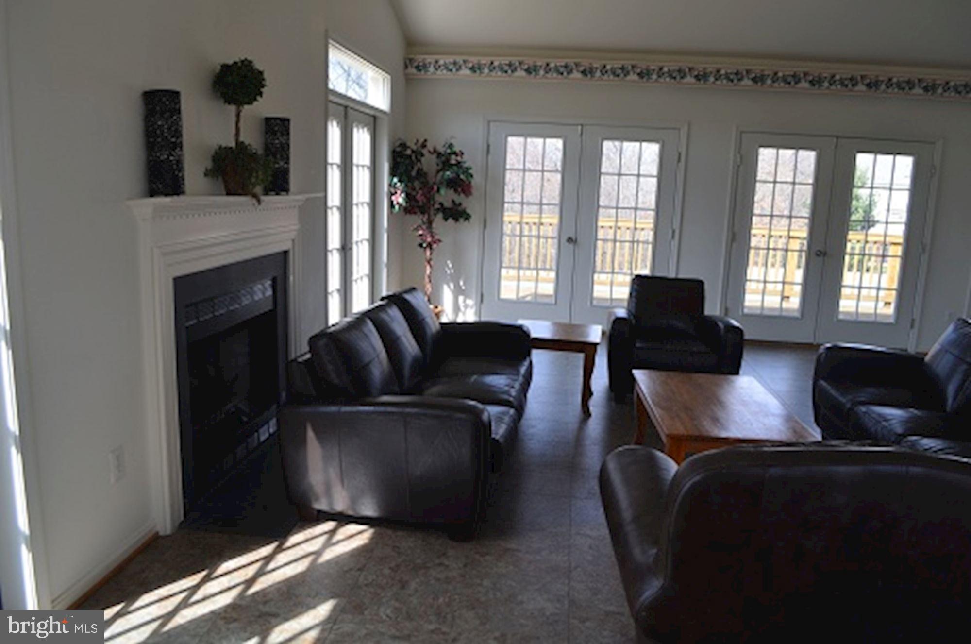 GREAT FALLS CHASE - Residential Lease