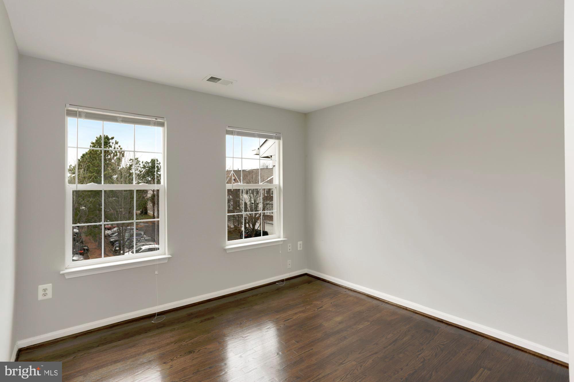 GREAT FALLS CHASE - Residential Lease