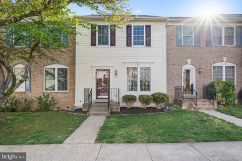 Photo of 15721 Lansdale Place, DUMFRIES, VA 22025 (MLS # VAPW2116264)