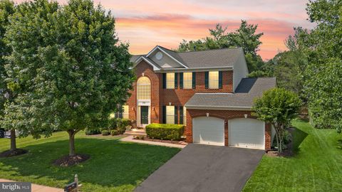 Photo of 828 Anthony Court SE, LEESBURG, VA 20175 (MLS # VALO2118404)