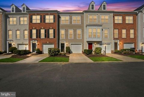 Townhouse For Sale - 14667 Crossfield Way<br/> Prince William County, WOODBRIDGE, VA 22191