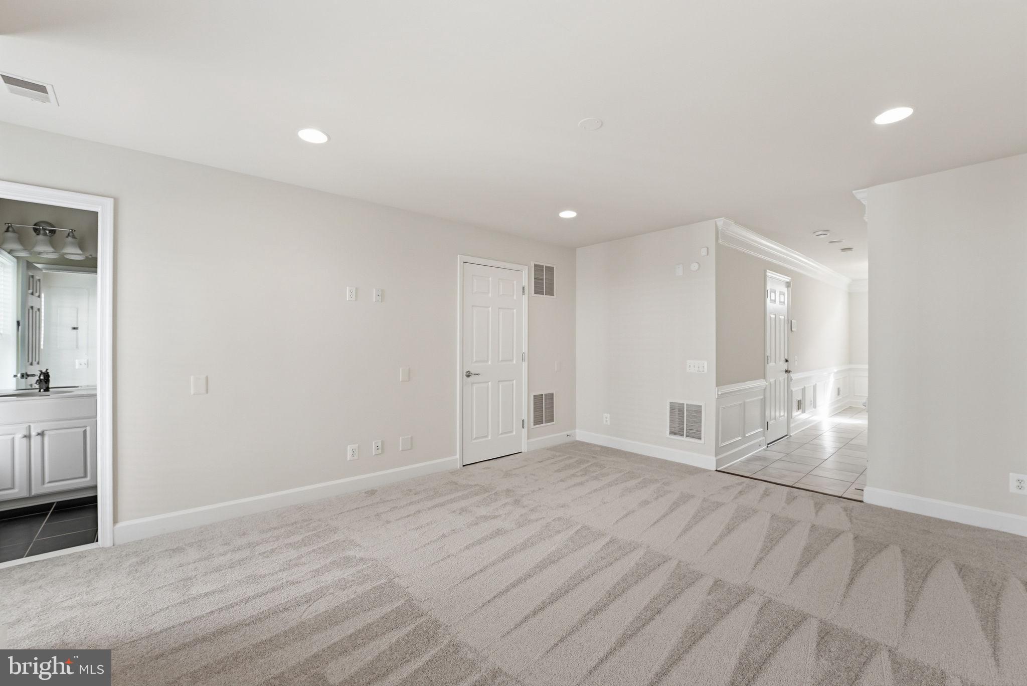 POTOMAC CLUB - Residential