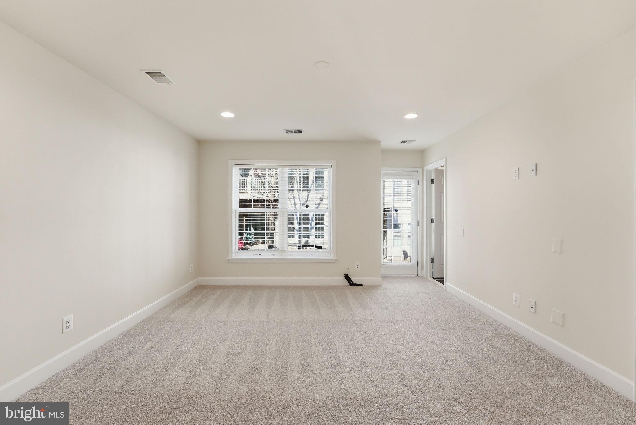 POTOMAC CLUB - Residential