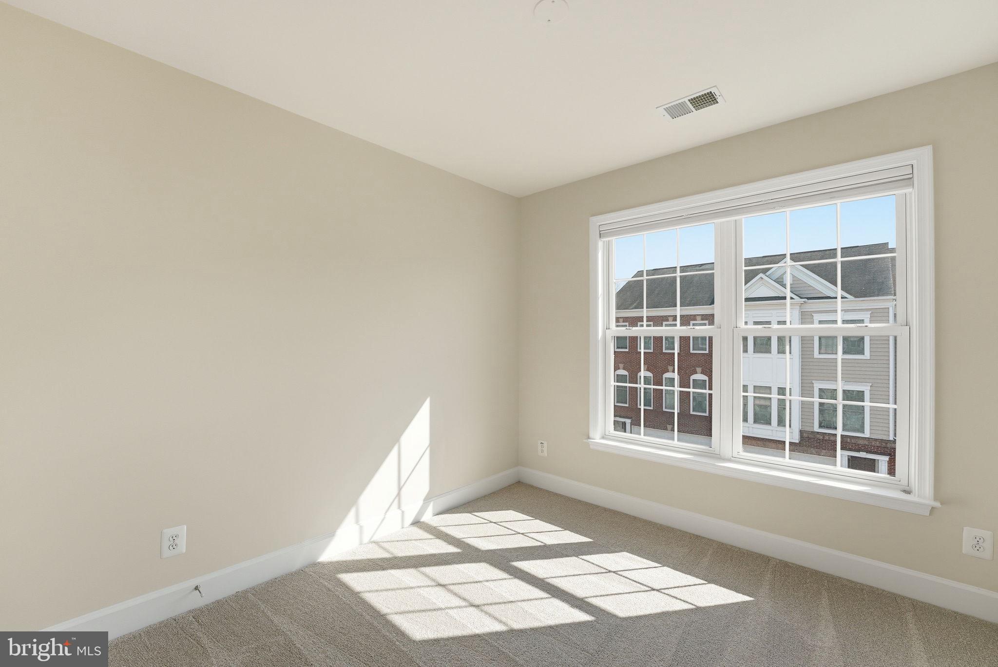 POTOMAC CLUB - Residential