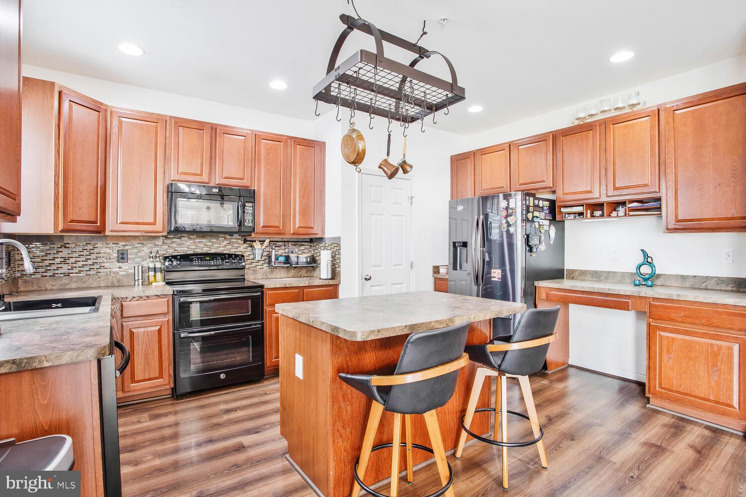 SAN FRANCISCO BY THE BAY - Residential Lease