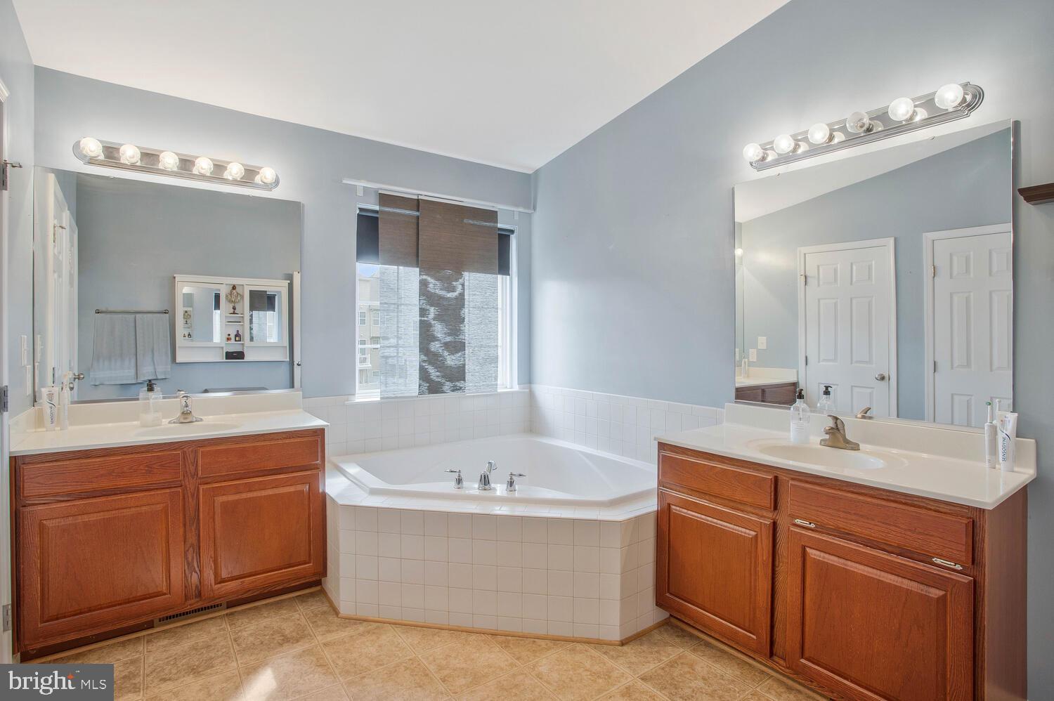 SAN FRANCISCO BY THE BAY - Residential Lease