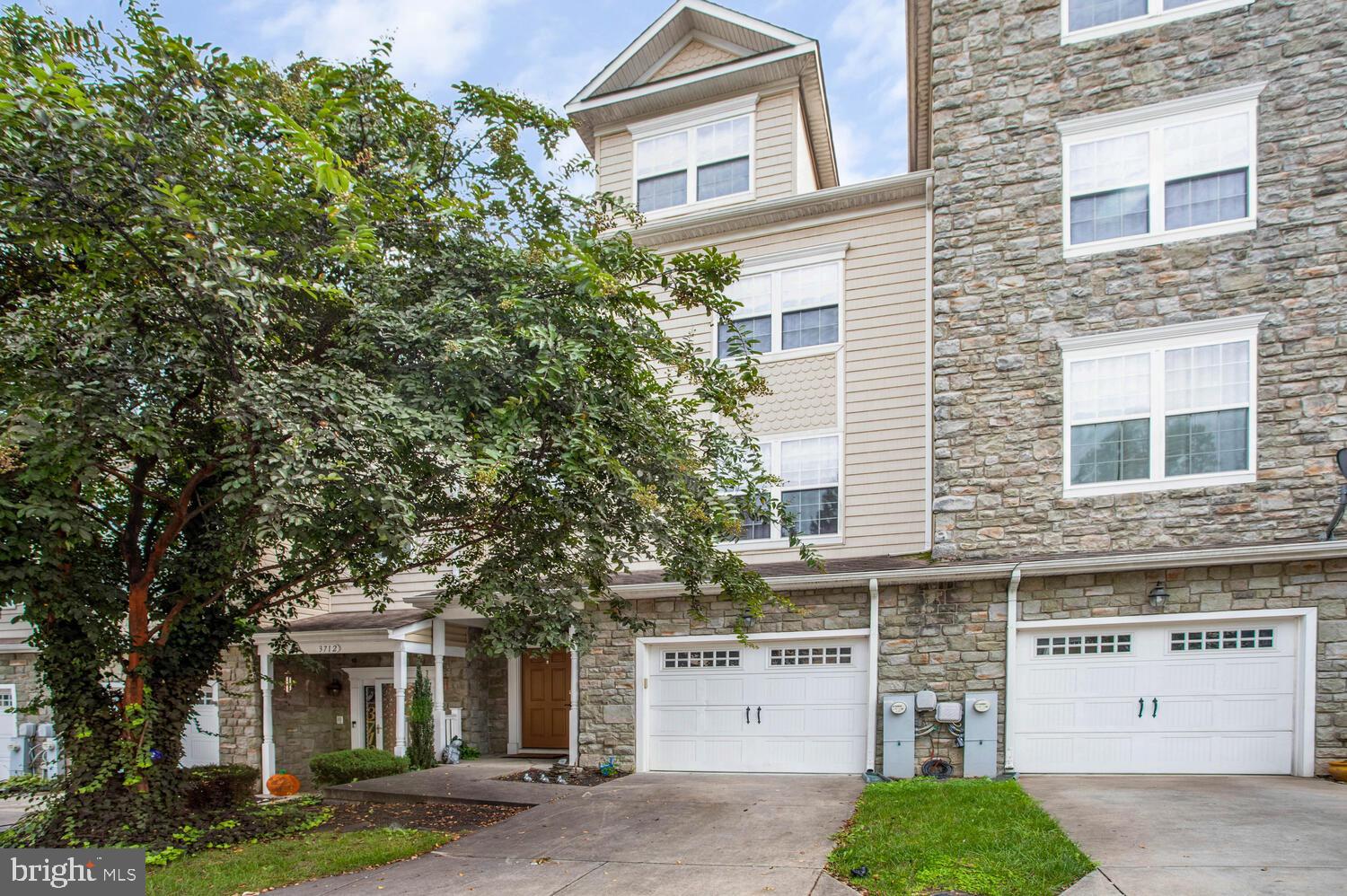 SAN FRANCISCO BY THE BAY - Residential Lease