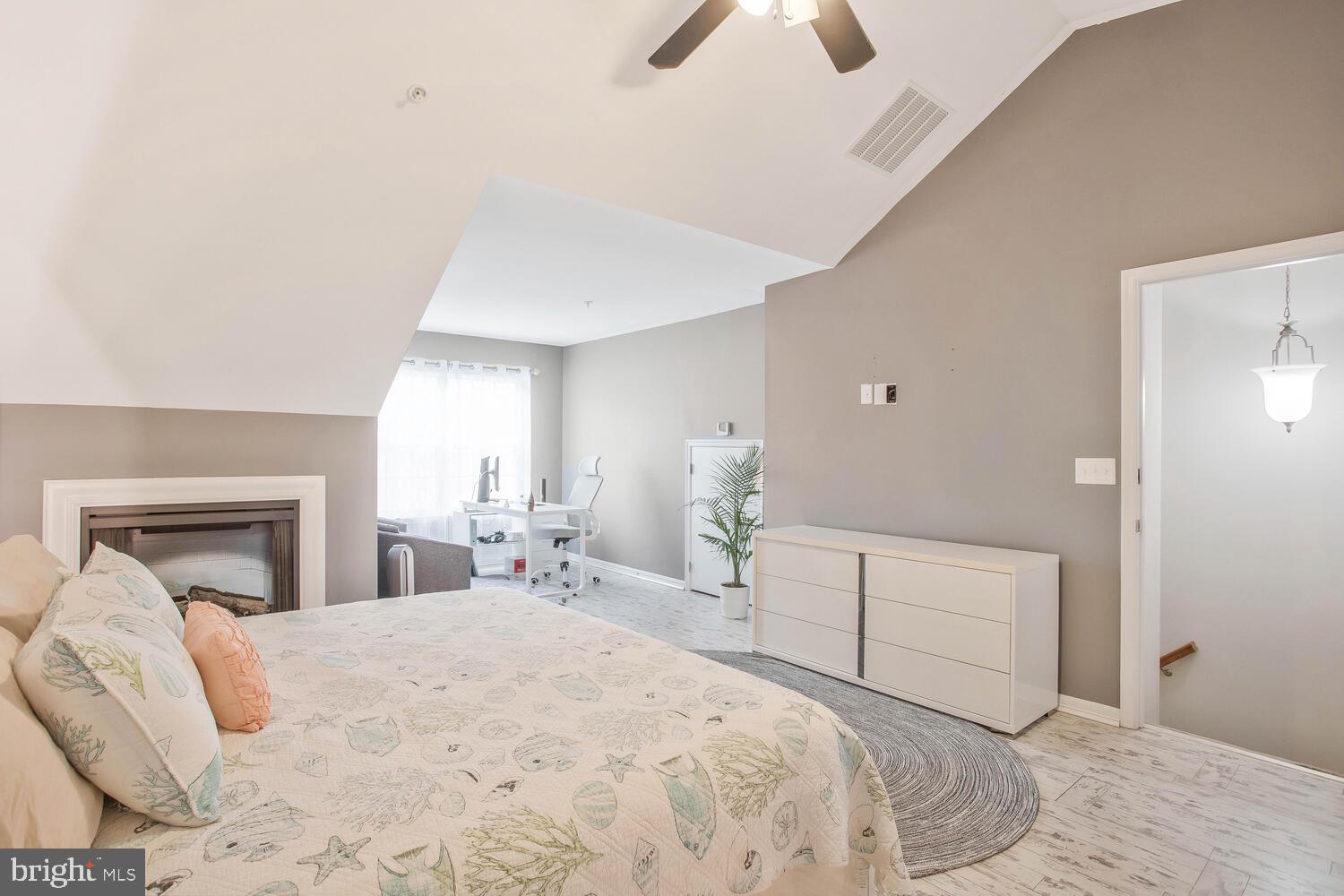 SAN FRANCISCO BY THE BAY - Residential Lease