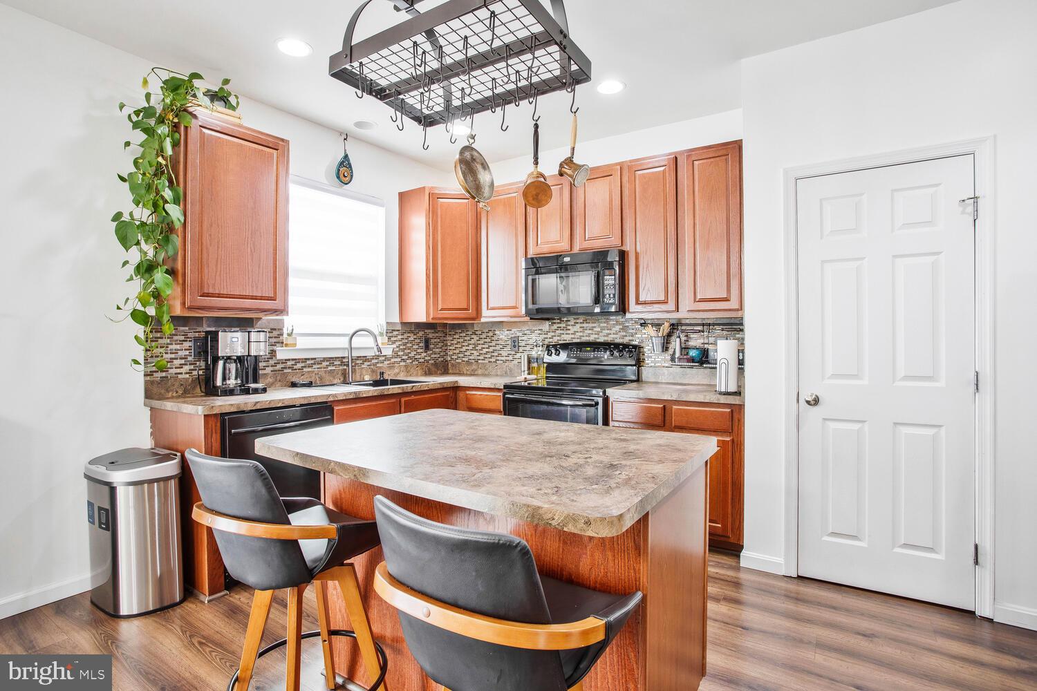 SAN FRANCISCO BY THE BAY - Residential Lease