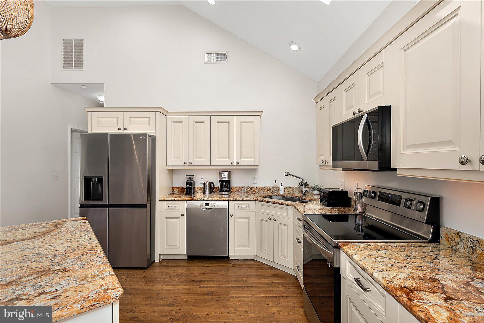 MONTEGO BAY - Residential