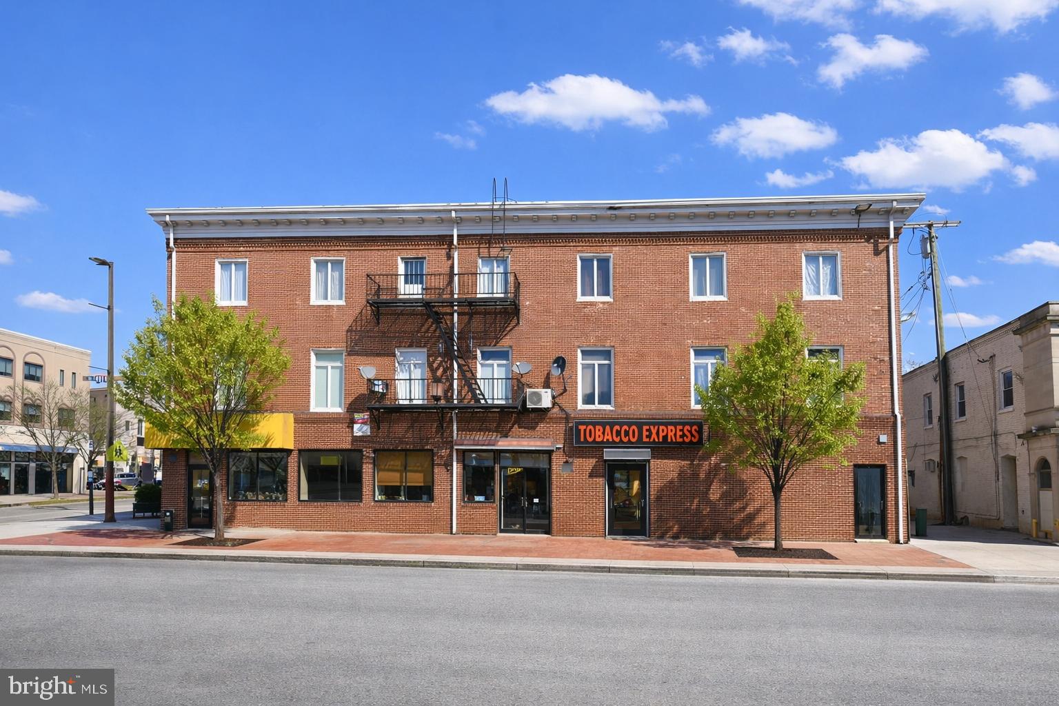 435 S BROADWAY
