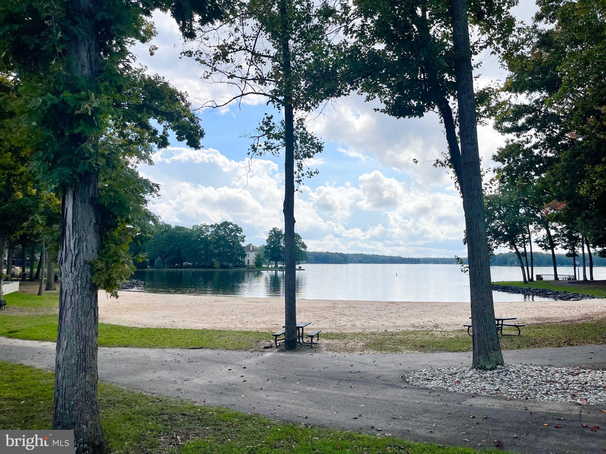 LAKE OF THE WOODS - Residential Lease