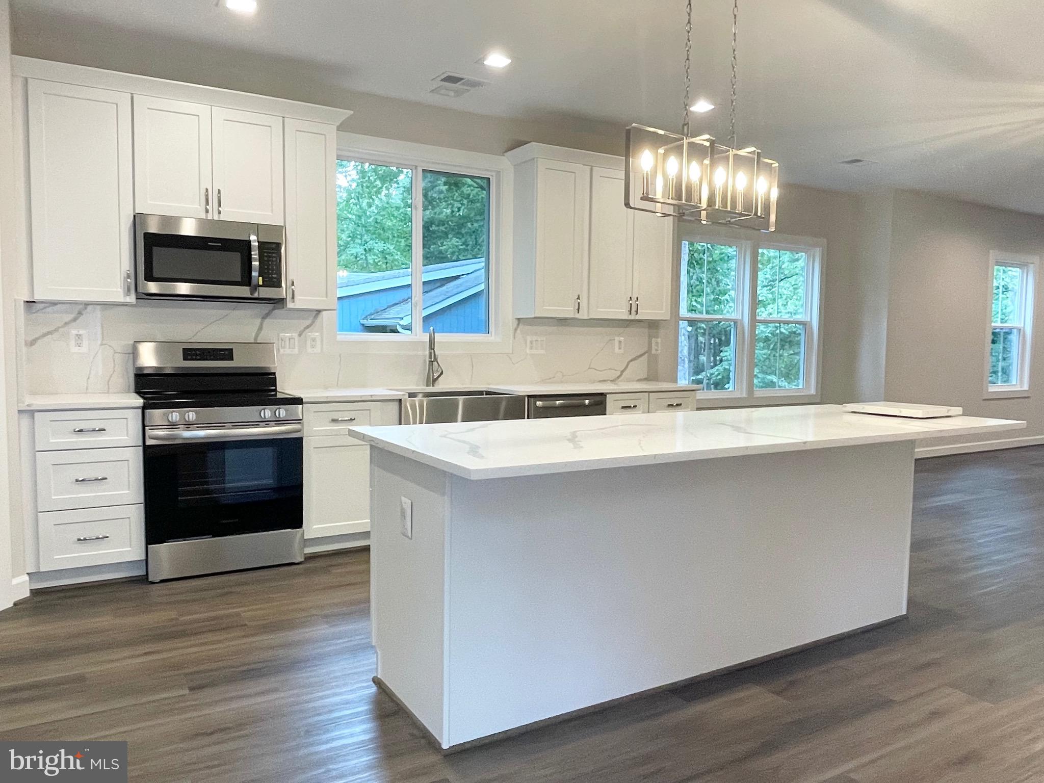 LAKE OF THE WOODS - Residential Lease