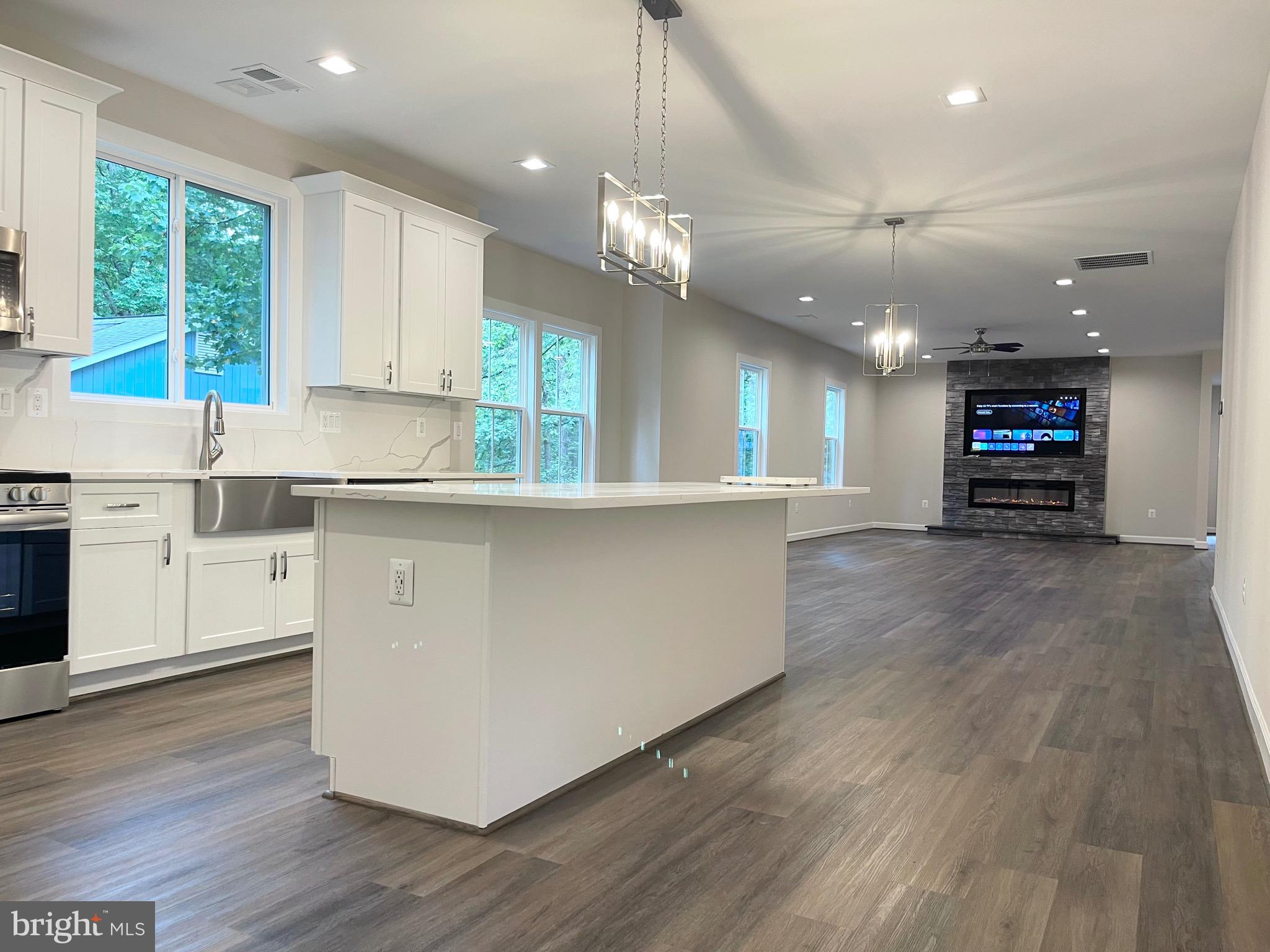 LAKE OF THE WOODS - Residential Lease