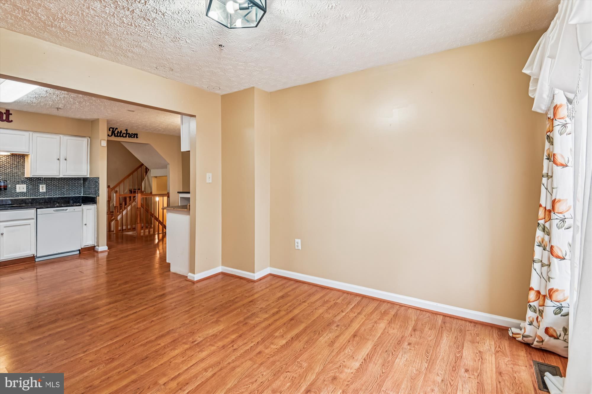 CARRIAGE PINES/LAKE VILL - Residential