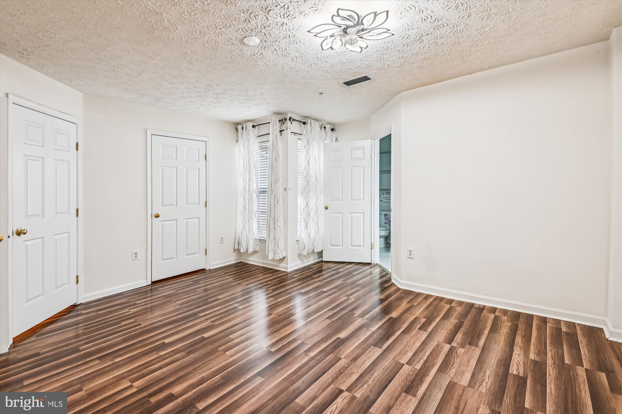 CARRIAGE PINES/LAKE VILL - Residential