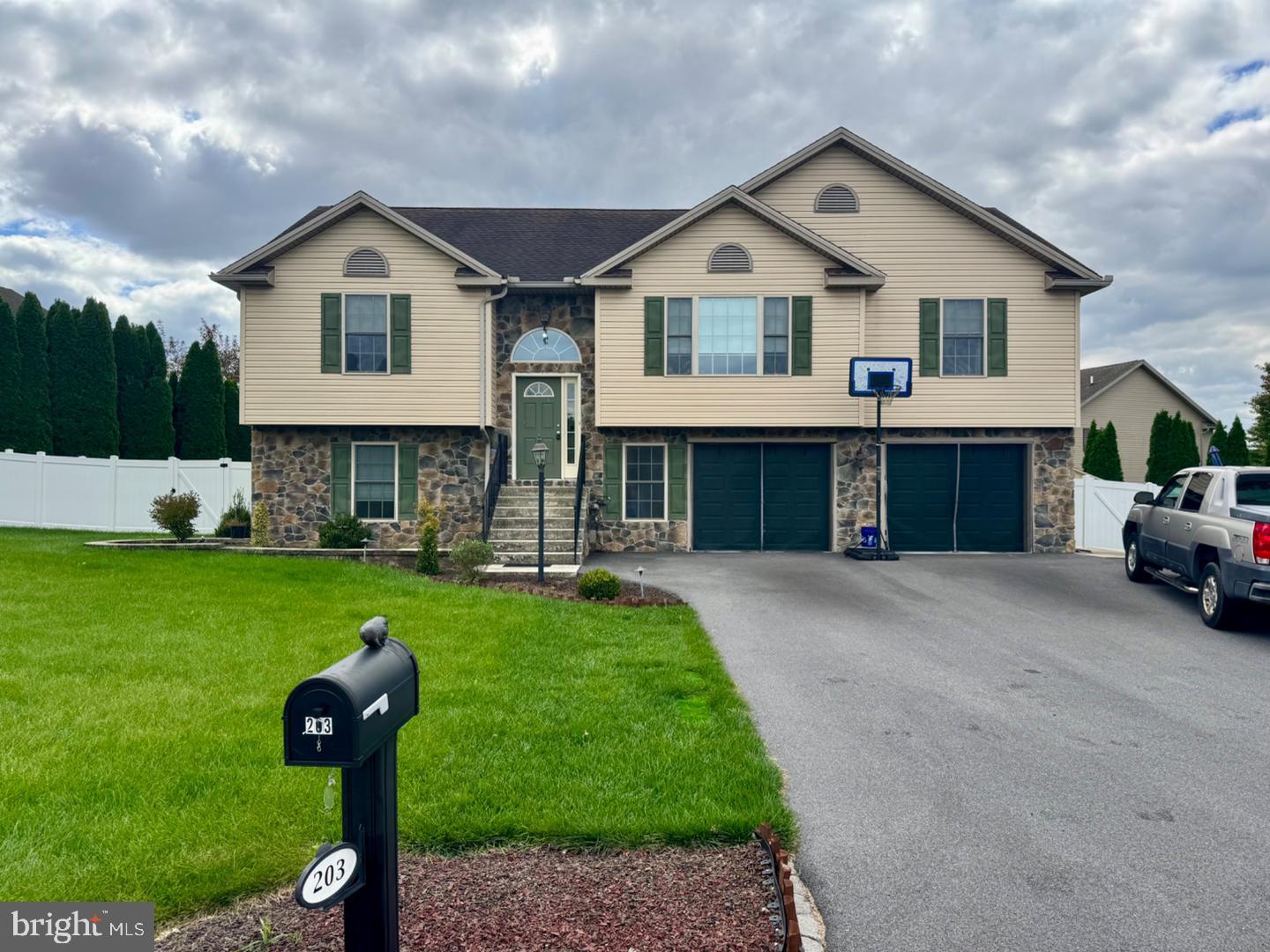 203 GRAYSON CIRCLE