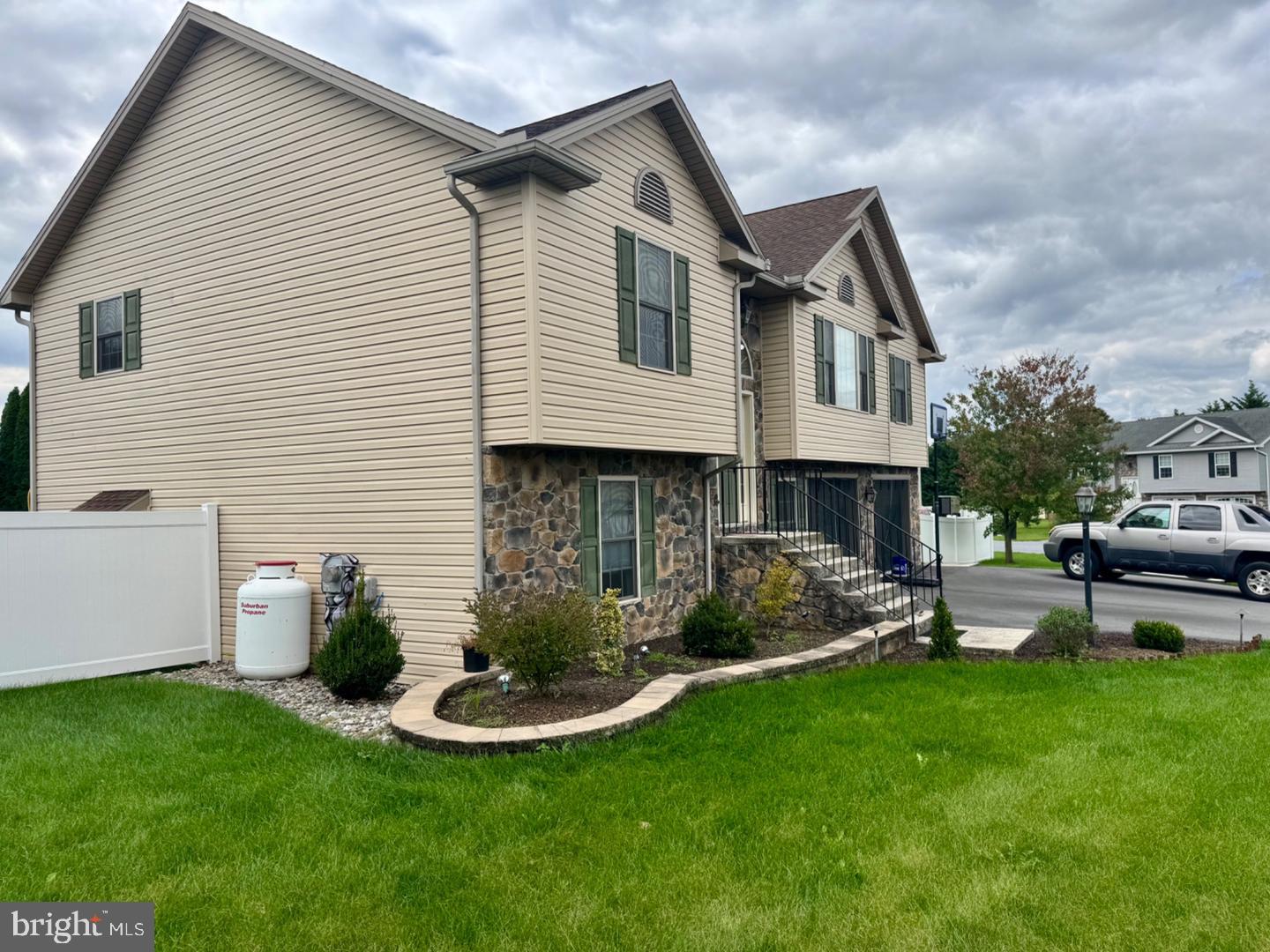 203 GRAYSON CIRCLE