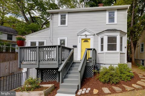 704 MAPLEWOOD AVENUE TAKOMA PARK MD 20912